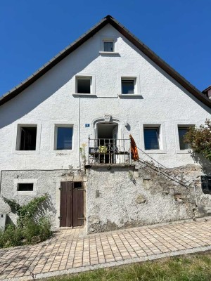 Felssteinhaus leicht renovierungsbedürftiges
