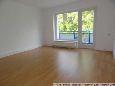 Schöne 2 Raum Wohnung im Erdgeschoß mit Balkon nach Westen