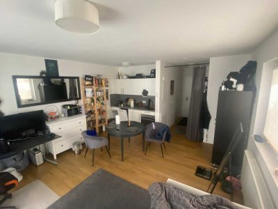 1-Zimmer-Wohnung mit Balkon und Einbauküche in Gießen an der Lahn und Bahnhof