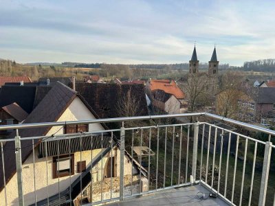 Lichtdurchflutete Wohnung (2 ,5-Zimmer) mit einzigartiger Aussicht und sehr hohen Decken