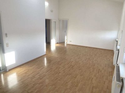 Freundliche und helle Wohnung im Turm Dachgeschoss