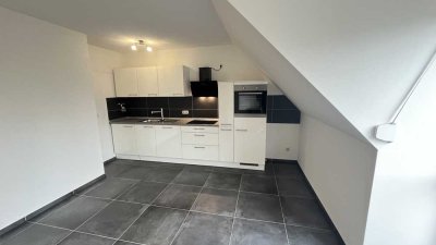 2,5 Zimmer Wohnung mit Weitblick - Küche, Balkon & Außenstellplatz