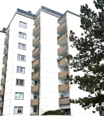 Helle und gut geschnittene 2-Zimmerwohnung mit Balkon und Tiefgarage