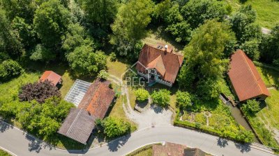 Exklusives Landhaus mit Gartenidylle, Atelier und besonderen Extras