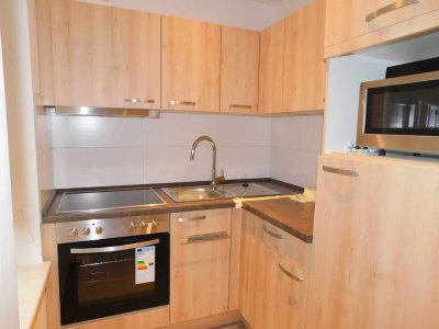 Geschmackvolle Erdgeschosswohnung mit zwei Räumen und EBK in Glindow