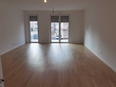 Stilvolle, gepflegte 4 Zimmer-Wohnung mit Einbauküche in Frankfurt am Main City West