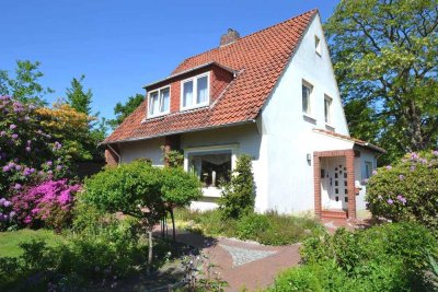 Gemütlich, sehr gepflegt und mit einem großen Grundstück!