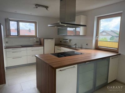 *Großzügige Wohnung auf zwei Ebenen mit hochwertiger Ausstattung*