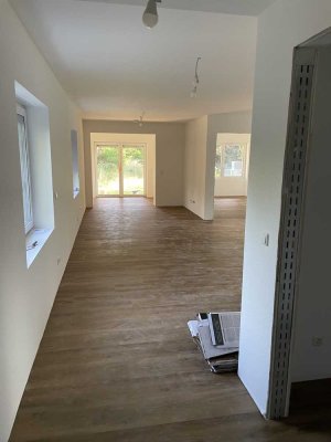 Erstbezug nach Sanierung mit Balkon: ansprechende 2-Zimmer-Wohnung in Frankfurt