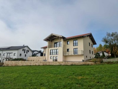Luxuriöse 5-Zimmer Erdgeschosswohnung mit 196 m² in Holzkram bei Rechtmehring