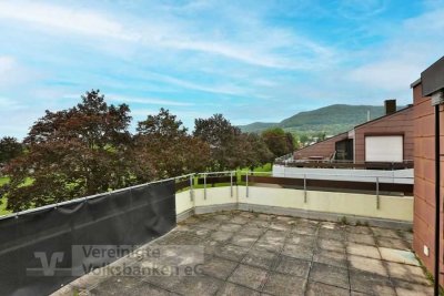 GEMÜTLICHE DG-WOHNUNG MIT SONNIGER DACHTERRASSE!