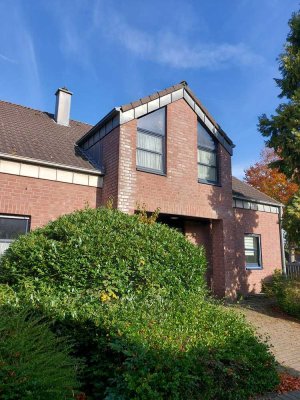 Großzügiges 9-Zimmer-Haus in Kalkar mit Garten