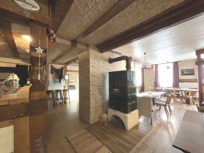 Wohn- und Geschäftshaus inkl Pensionszimmern ca 390m² mit vielseitigem Potenzial in Liebenau(Hessen)