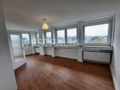 Lichtdurchflutete Wohnung mit Balkon – Wohnen über den Dächern der Stadt