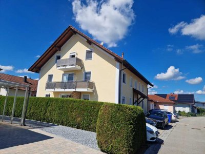 Freundliche 5-Zimmer-Dachgeschosswohnung mit Balkon und Einbauküche in Neuhaus am Inn