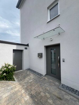 Helle 3,5-Zimmer Wohnung in zentraler Lage im Grünen