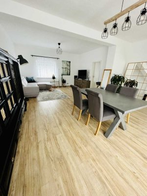 Modernes möbliertes Haus in Karlsfeld