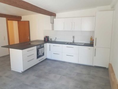 Charmante 2,5-Zimmer Wohnung im 1. OG in Hallstadt (renoviert)