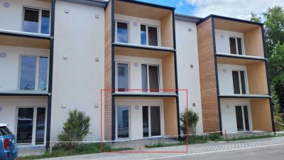 Neuwertig mit EBK und Terrasse: 1-Zi EG Wohnung mit gehobener Innenausstattung in Nittenau