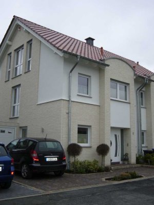 Freundliche und gepflegte 4-Raum-Doppelhaushälfte mit gehobener Innenausstattung in Lünen