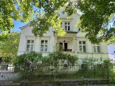 Herrschaftliches Gutshaus -  ca. 400 m² Wohnfläche  ca. 6.500 m² idyllisches Grundstück