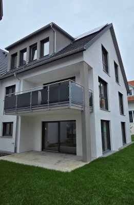 Geschmackvolle 5,5-Raum-Maisonette-Wohnung mit geh. Innenausstattung mit Balkon, Terrasse und EBK