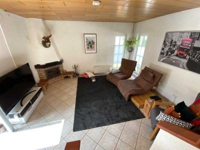 Zentral gelegene Einliegerwohnung mit großen Terassen, Gartenmitbenutzung und Außensauna