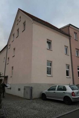 Große 3-Zi. mit Laminat, Wannenbad und Garten in guter Lage! Stellplatz mgl.