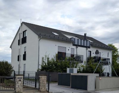 Helle und moderne Wohnung mit Balkon, bezugsfrei ab 01.01.2026