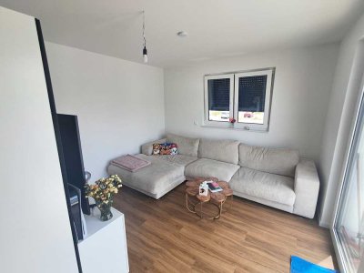 Schön & Ruhig: 2,5 Zimmer / 70 QM mit großem Balkon, Aufzug und Küche