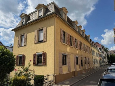 "Alt, aber mit Charme - 4,5-Zi.-Maisonette im Zentrum von Baden-Baden"