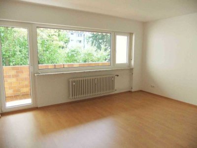 Großzügige 3,5-Zimmer-Wohnung mit 2 Balkonen, Regensburg-West