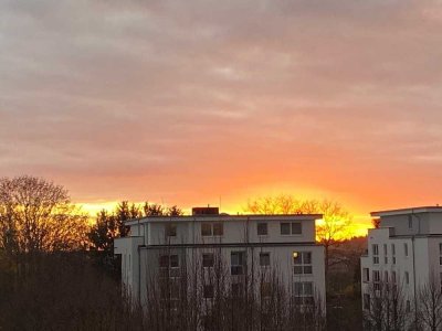 Stilvolle, modernisierte 3-Zimmer-Wohnung mit gehobener Innenausstattung mit EBK in Wiesbaden