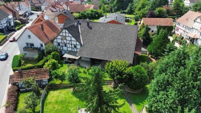 Großes Einfamilienhaus mit Scheune und schönem Grundstück in Morschen