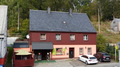 Spielzeugdorf Seiffen/Erzgebirge - Wohnhaus mit Pizza-Imbiss im EG