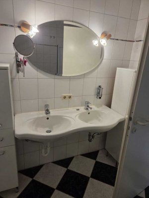Geräumiges, günstiges und gepflegtes 7-Zimmer-Haus mit geh. Innenausstattung in Guderhandviertel