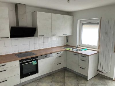 Helle 3-Zimmer-Wohnung mit Balkon in Weisenheim am Sand
