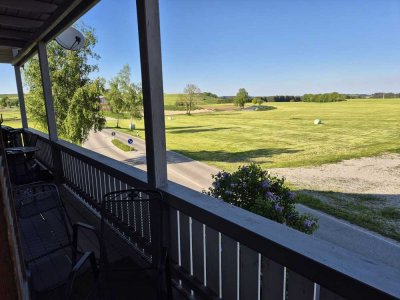 Freundliche 4-Zimmer-Wohnung mit Balkon und Einbauküche in Ingenried