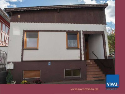 Wohnhaus mit vielen Optionen (aktuell 2 Apartments und viel Lagerfläche). Käuferprovisionsfrei!