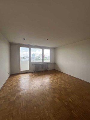 Helle 2-Zimmer Wohnung mit Balkon in Haar
