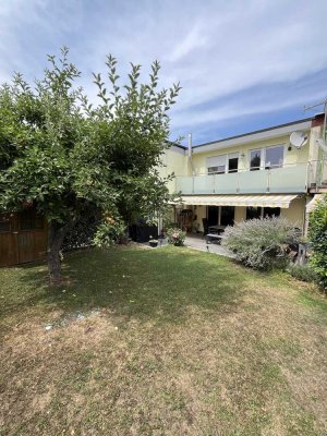 Freundliches Reihen-Einfamilienhaus, 5 Zimmer, mit gehobener Innenausstattung und EBK in Ellhofen