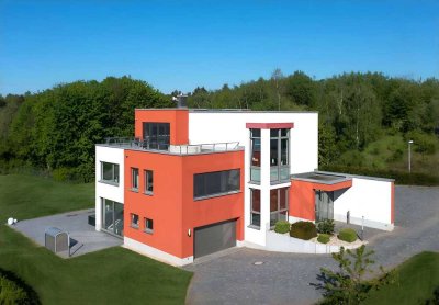 Bauhaus-Magie: Ihr einzigartiges Heim mit Designer-Küche und Wellness-Oase