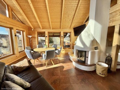 TRAUMHOLZHAUS – Stilvolles Wohnen mit Galerie-Schlafzimmer und malerischer Aussicht