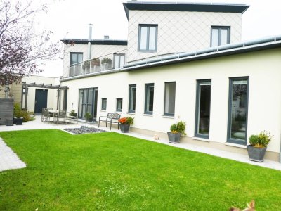 COOLE-DESIGNER-VILLA - EIN HAUS ZUM WOHNUNGSPREIS - ZEITLOS - MODERN - GRÜNRUHELAGE