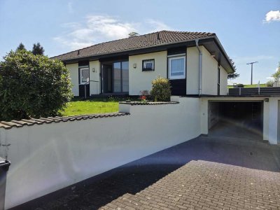 Winkel-Bungalow,  140 m², vollständig unterkellert, vollständig renoviert, VB 450.000 €