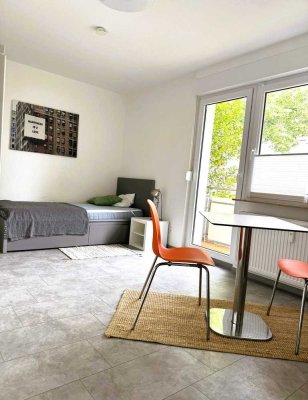 Renoviert: Zentral gelegenes, helles und voll ausgestattetes Apartment mit Balkon