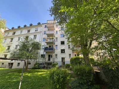 Zuhause ankommen – helle Erdgeschosswohnung mit Balkon im Rheingauviertel