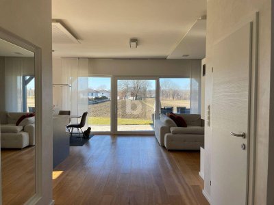 MODERN IN SONNIGER RUHELAGE - MIT POOL, CARPORT &amp; NIEDRIGEN BETRIEBSKOSTEN!