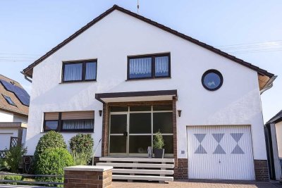 Einfamilienhaus in Eddersheim mit Wintergarten, Garten und Garage