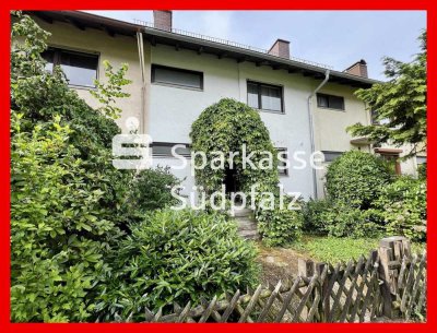 F A M I L I E N G L Ü C K - Charmantes Reihenmittelhaus mit Garten